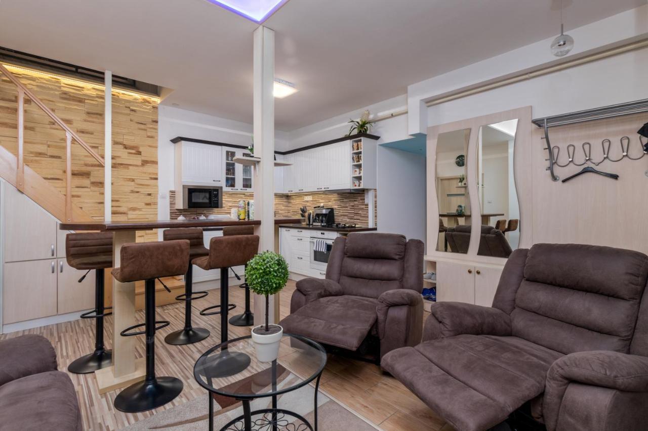 Fireworks Rakoczi - Free Parking - 3 Bedrooms - 2 Bathrooms Budapest Kültér fotó