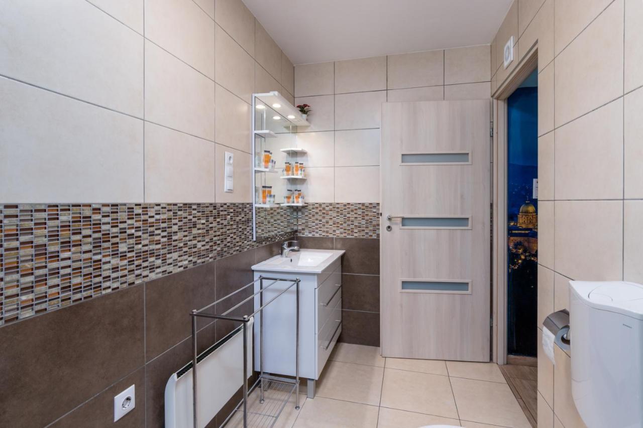 Fireworks Rakoczi - Free Parking - 3 Bedrooms - 2 Bathrooms Budapest Kültér fotó