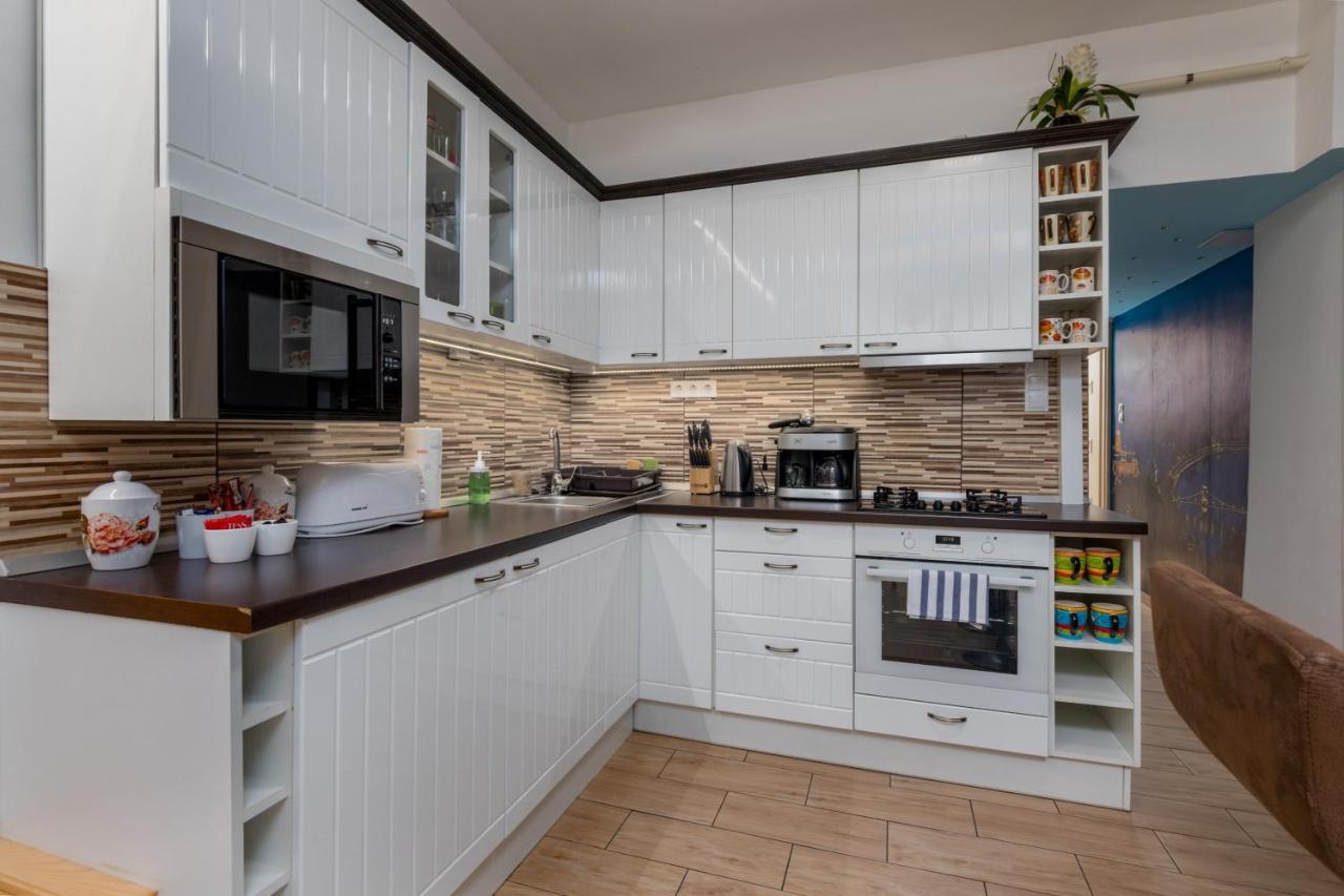 Fireworks Rakoczi - Free Parking - 3 Bedrooms - 2 Bathrooms Budapest Kültér fotó