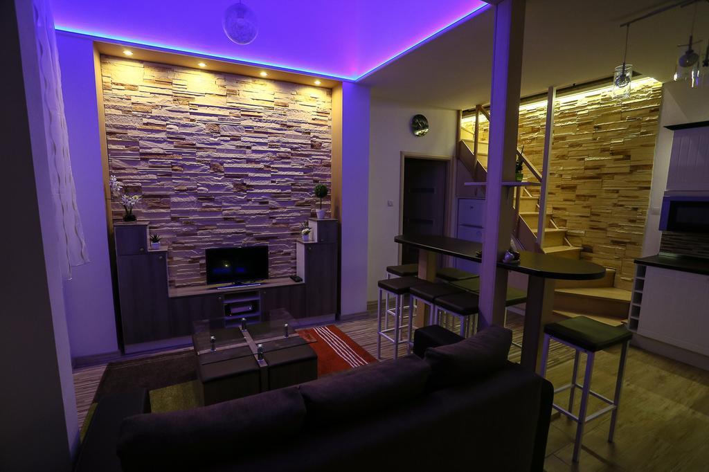 Fireworks Rakoczi - Free Parking - 3 Bedrooms - 2 Bathrooms Budapest Kültér fotó